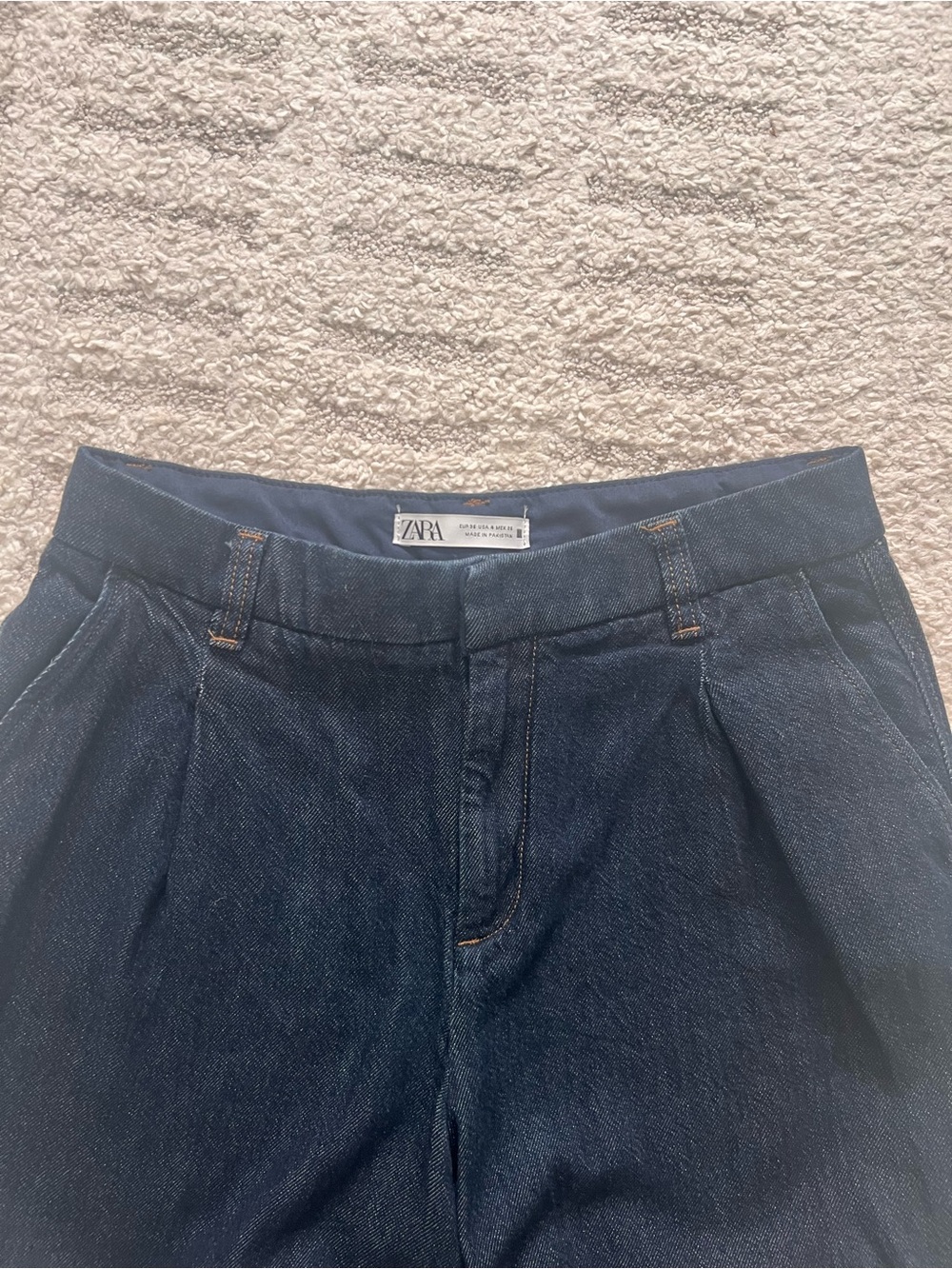 Zara Men's Navy Relaxed Pleat Jeans